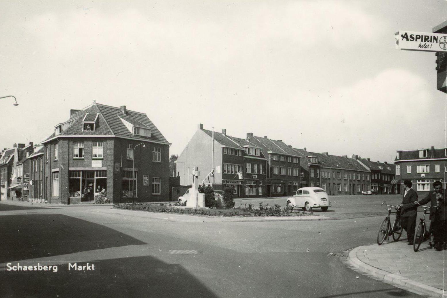 De Markt van Schaesberg was het middelpunt van een welvarend mijnwerkersdorp: ‘We speelden op het pl